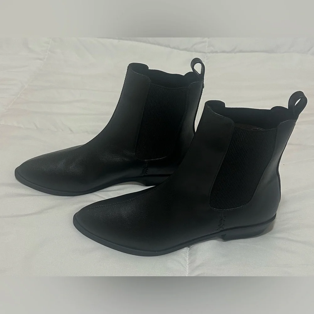 New Never Worn Voes&Company Harlow Chelsea Boots (vegan, black) size US 7/ EU 38 - Picture 2 of 7